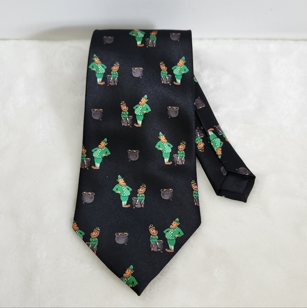 Romario Manzini Navy Blue St Patrick's Day Leprechaun Pot Of Gold Necktie Tie